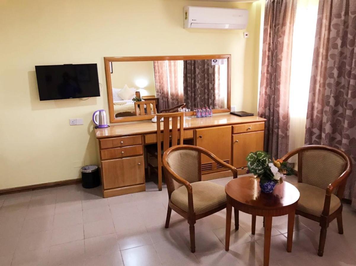 Hotel Marjorie 'Y' Tema Dış mekan fotoğraf